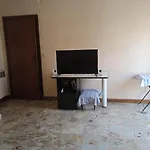White Room, Stanza Matrimoniale In Zona Centrale
