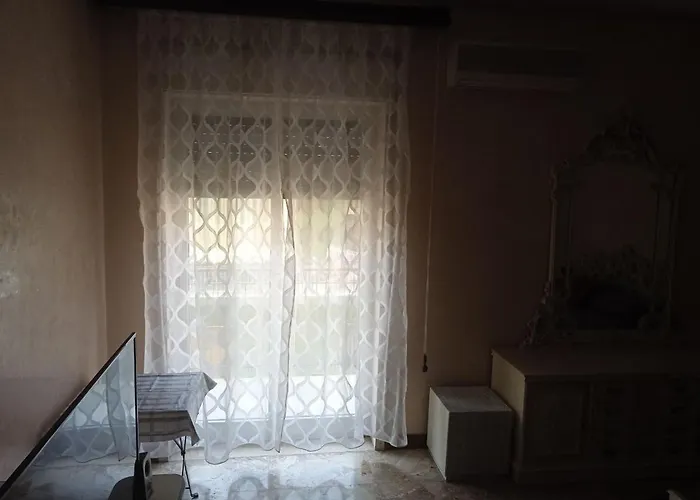 White Room, Stanza Matrimoniale In Zona Centrale